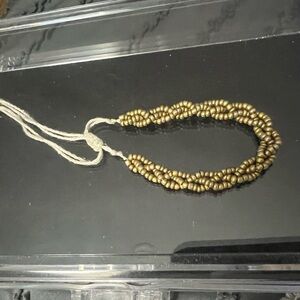 2 pieces
2 & 3 pictures are same bracelet